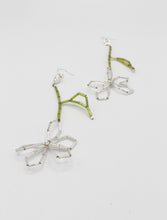 Load image into Gallery viewer, Bloom Earrings