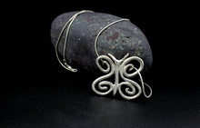 Load image into Gallery viewer, symbiosis necklace