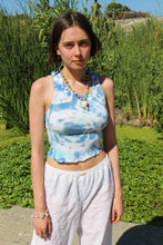 Load image into Gallery viewer, Rainbow Conch Necklace