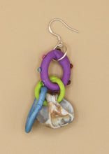 Load image into Gallery viewer, Single Shell Earring