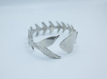 Load image into Gallery viewer, Fish Bone Cuff