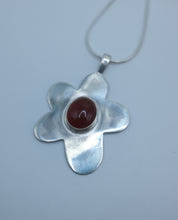 Load image into Gallery viewer, Plum Blossom Necklace