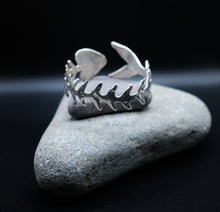 Load image into Gallery viewer, Fish Bone Cuff