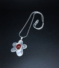 Load image into Gallery viewer, Plum Blossom Necklace
