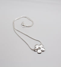 Load image into Gallery viewer, daisy chain necklace