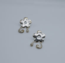 Load image into Gallery viewer, Bloom Earrings