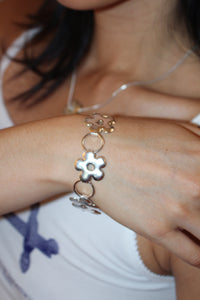 daisy chain bracelet