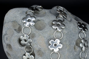 daisy chain bracelet