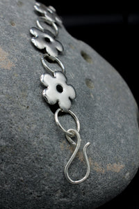 daisy chain bracelet