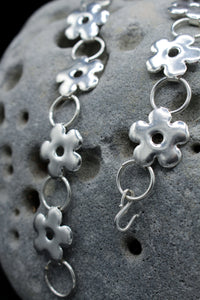 daisy chain bracelet