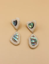 Load image into Gallery viewer, Paua Earrings